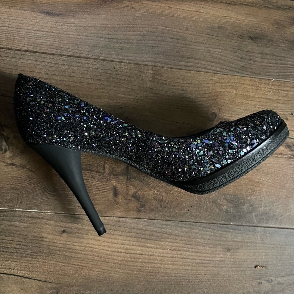 Sparkling Juicy Couture 4” heels - Picture 9 of 14